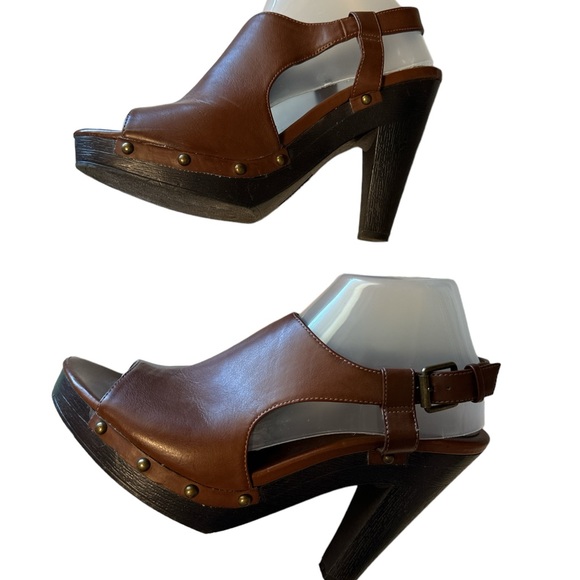 🍀 Chaps Cognac Sandals Size 9 - Picture 3 of 5